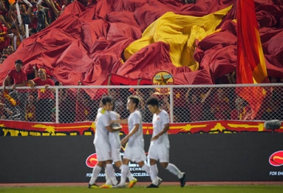CĐV Th&aacute;i Lan: "Đẳng cấp Việt Nam đ&atilde; bỏ xa ch&uacute;ng ta"