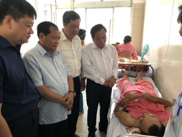 B&iacute; thư Cần Thơ thăm đại &uacute;y c&ocirc;ng an bị đ&acirc;m phải cắt 1 quả thận