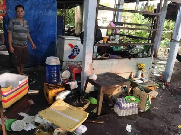 Vụ đập ph&aacute; qu&aacute;n bị tố &ldquo;chặt ch&eacute;m&rdquo;: Chuyển hồ sơ cho c&ocirc;ng an huyện