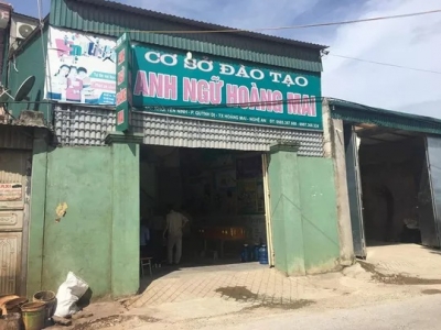 B&agrave;ng ho&agrave;ng ph&aacute;t hiện nữ chuy&ecirc;n vi&ecirc;n ph&ograve;ng gi&aacute;o dục chết trong tư thế treo cổ