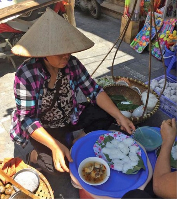 Dung dị món bún ốc nguội