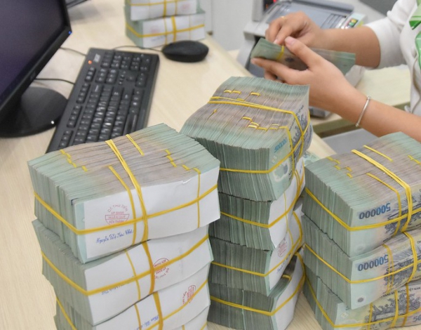 Làm sao để vay tiền trả nợ ngân hàng khác?