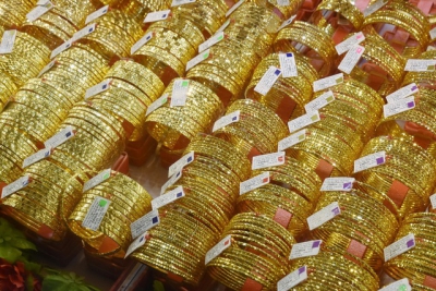 Giá vàng SJC tiếp tục “rơi tự do”.